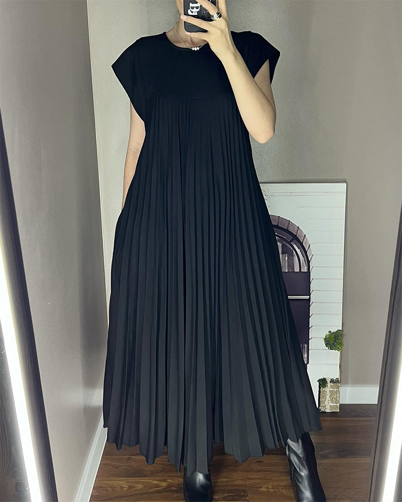 Ärmelloses einfaches elegantes plissiertes Kleid
