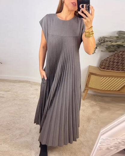 Ärmelloses einfaches elegantes plissiertes Kleid