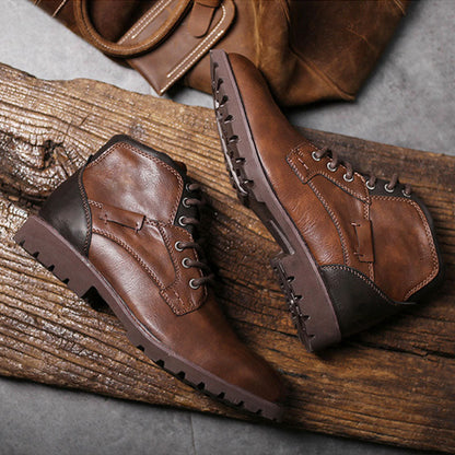 Herrenstiefel mit spitzer Zehe