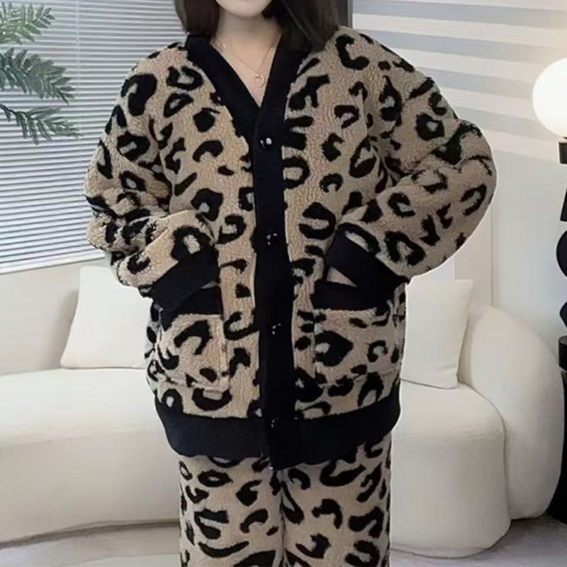 Damen-Winterpyjama-Set mit Leopardenmuster