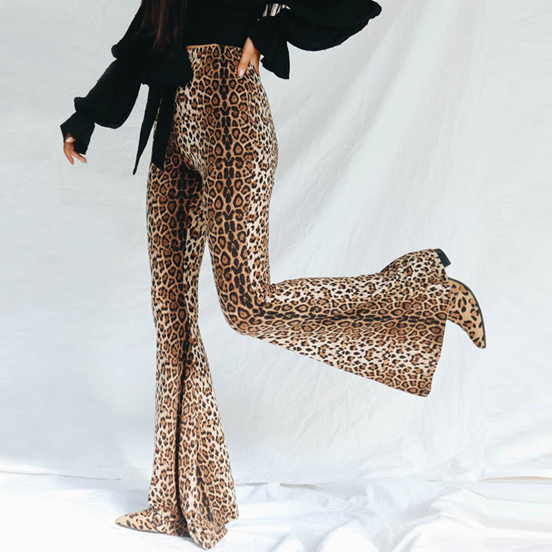 Damenhose mit hoher Taille, Leoparden- und Tigerprint und Schlagbeinen