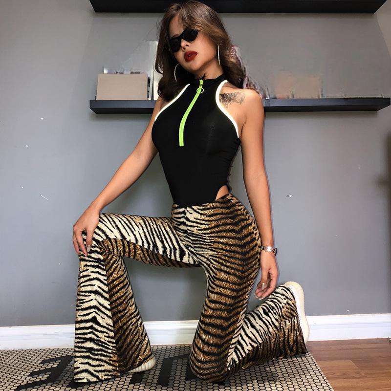 Damenhose mit hoher Taille, Leoparden- und Tigerprint und Schlagbeinen