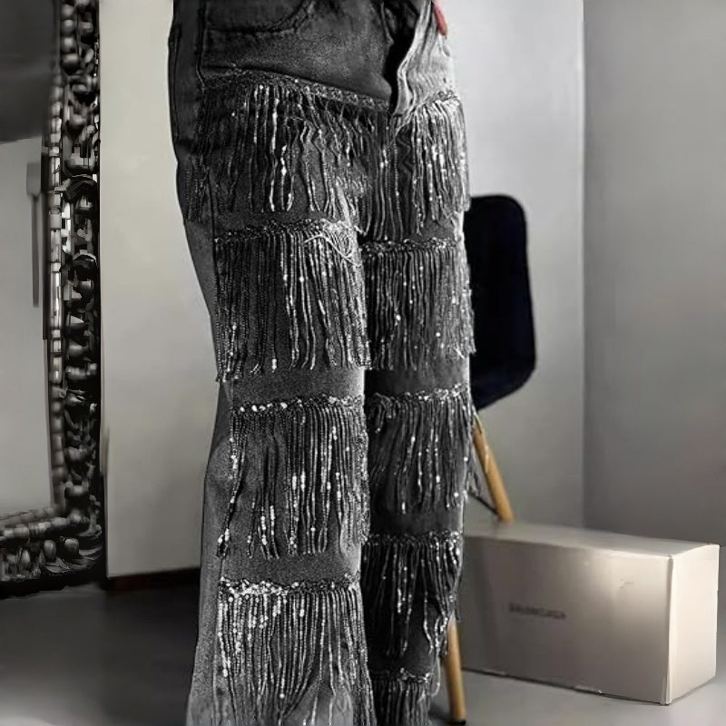 Damenjeans mit Pailletten und Quasten