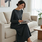 Eleganter Damen-Zweiteiler: Langarmshirt mit Raffung & Midirock