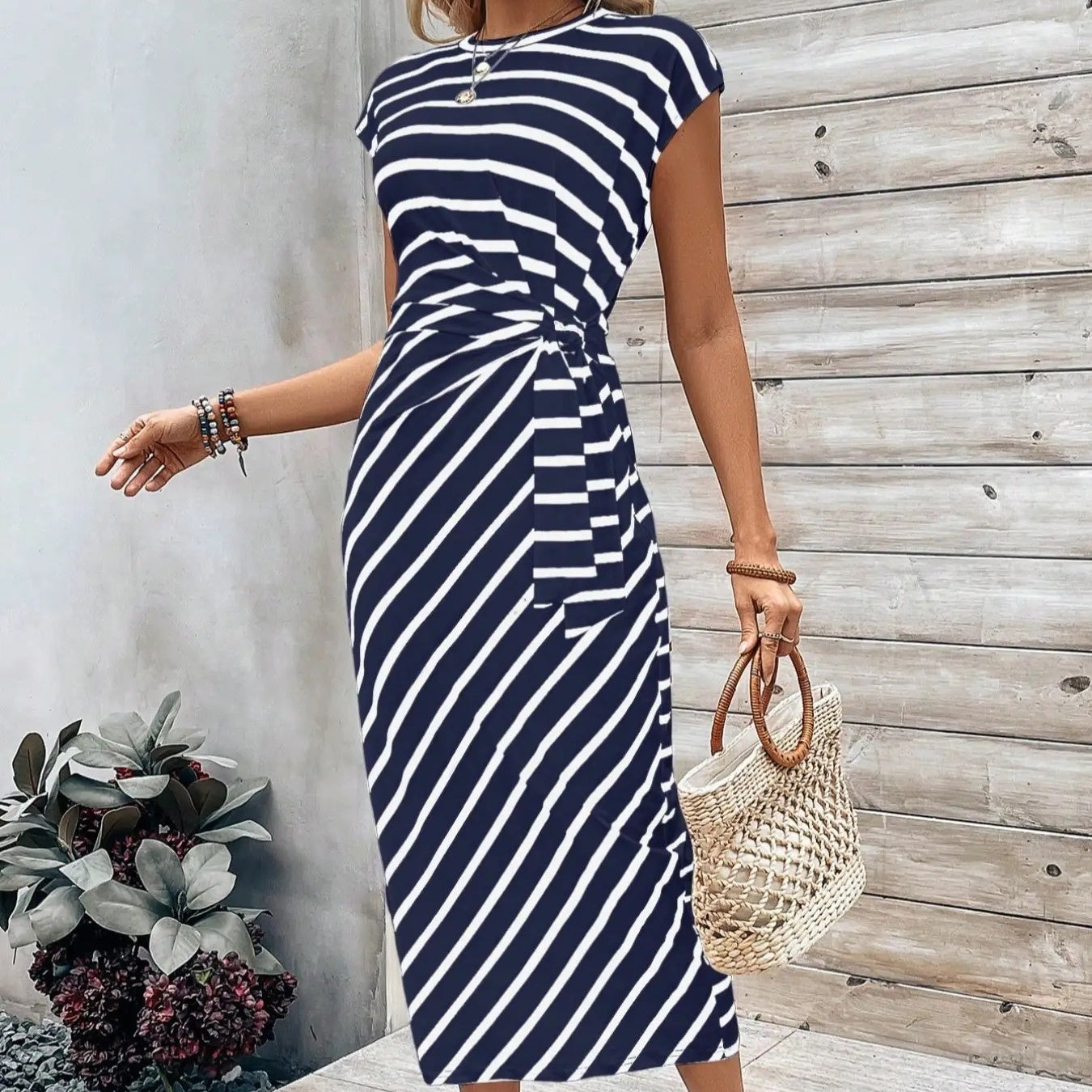 💕 Elegantes Damenkleid mit Bindegürtel