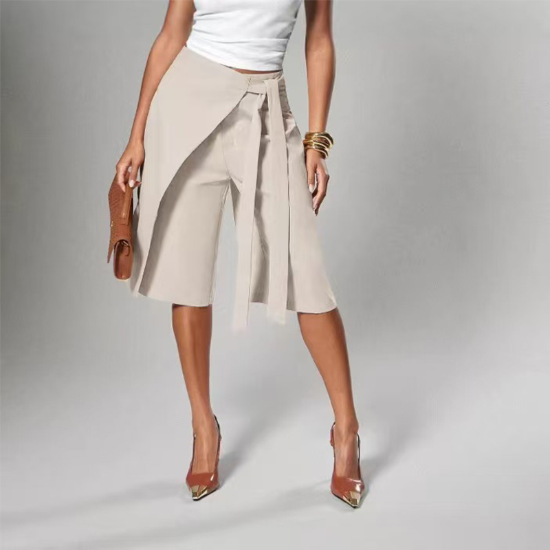 Schicke Culottes für Damen mit Bindeband vorne und weitem Bein
