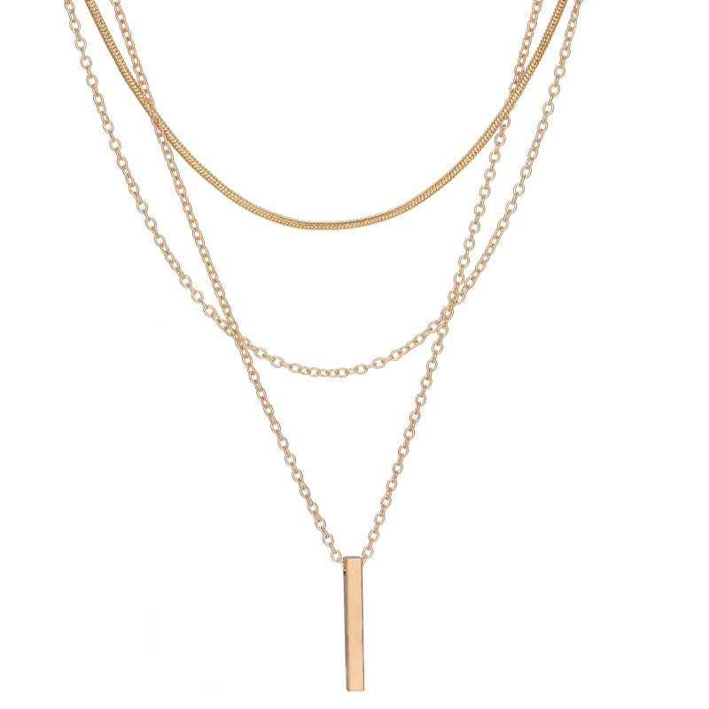 Elegante mehrlagige Halskette mit zartem Anhänger