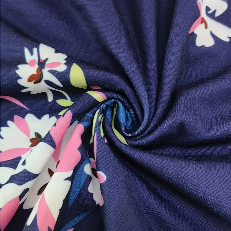 Elegantes bedrucktes Damenkleid mit Taschen