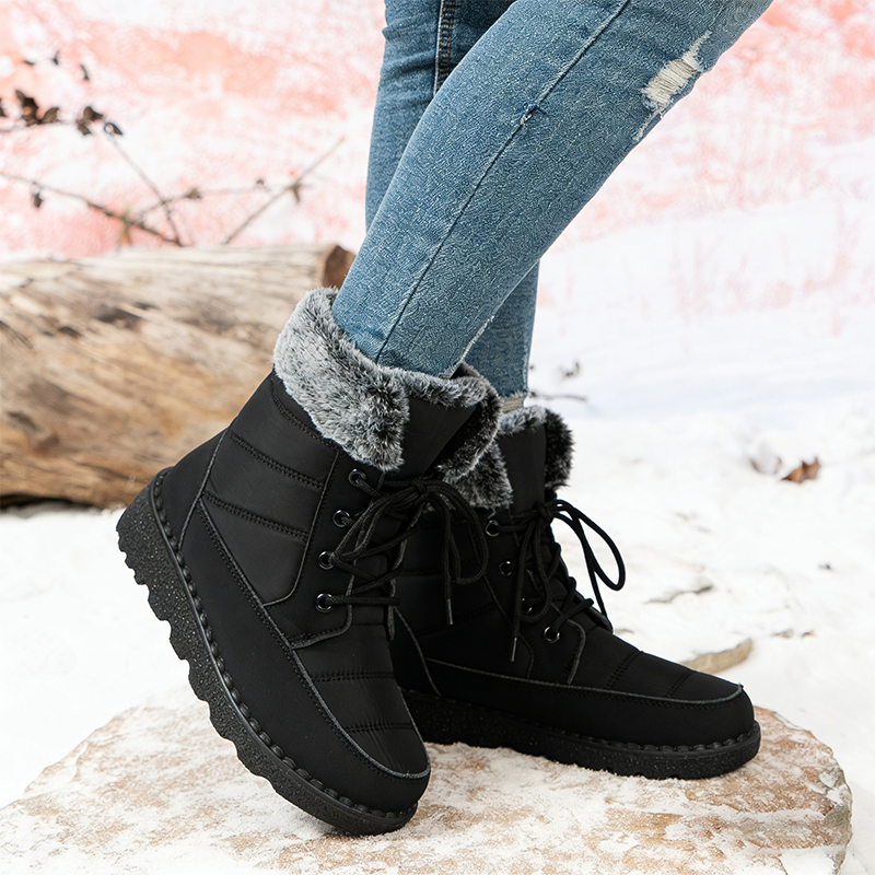 Bequeme warme Stiefel mit rutschfester Sohle