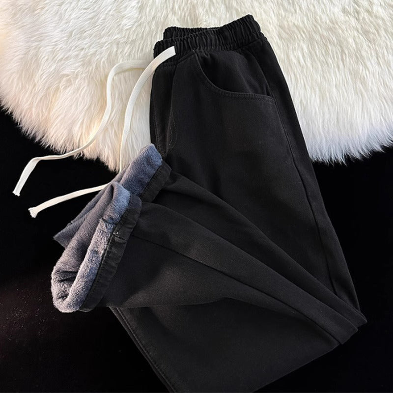 Wärmegefütterte geradbeinige Denim-Jeans für Damen